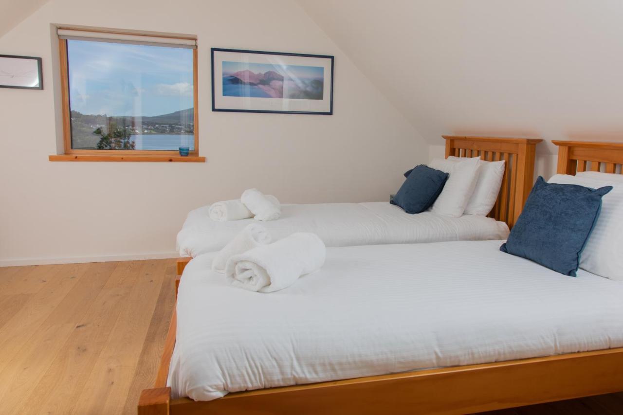 Villa Cuillrigh - Luxury House, Loch & Mountain Views Portree Exterior foto